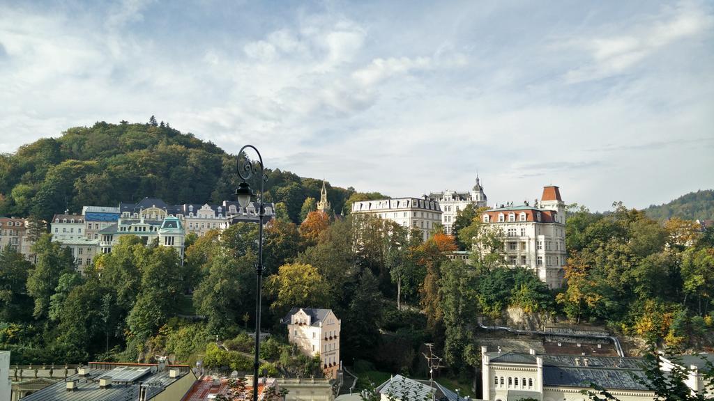 Apartments Iris Karlovy Vary Exterior photo